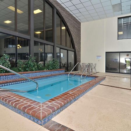 Best Western Angus Inn Great Bend Luaran gambar